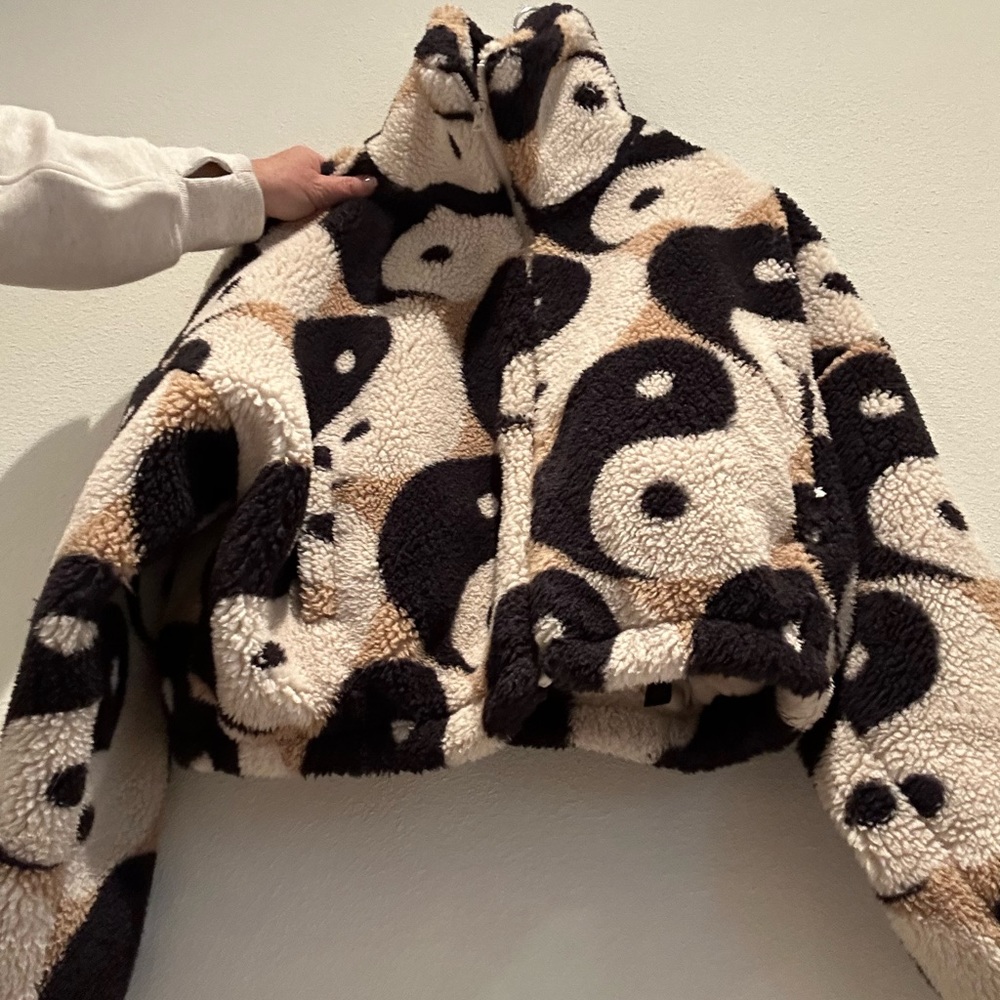 URBAND outfitters Yin Yang Sherpa Full Zip - Size XS